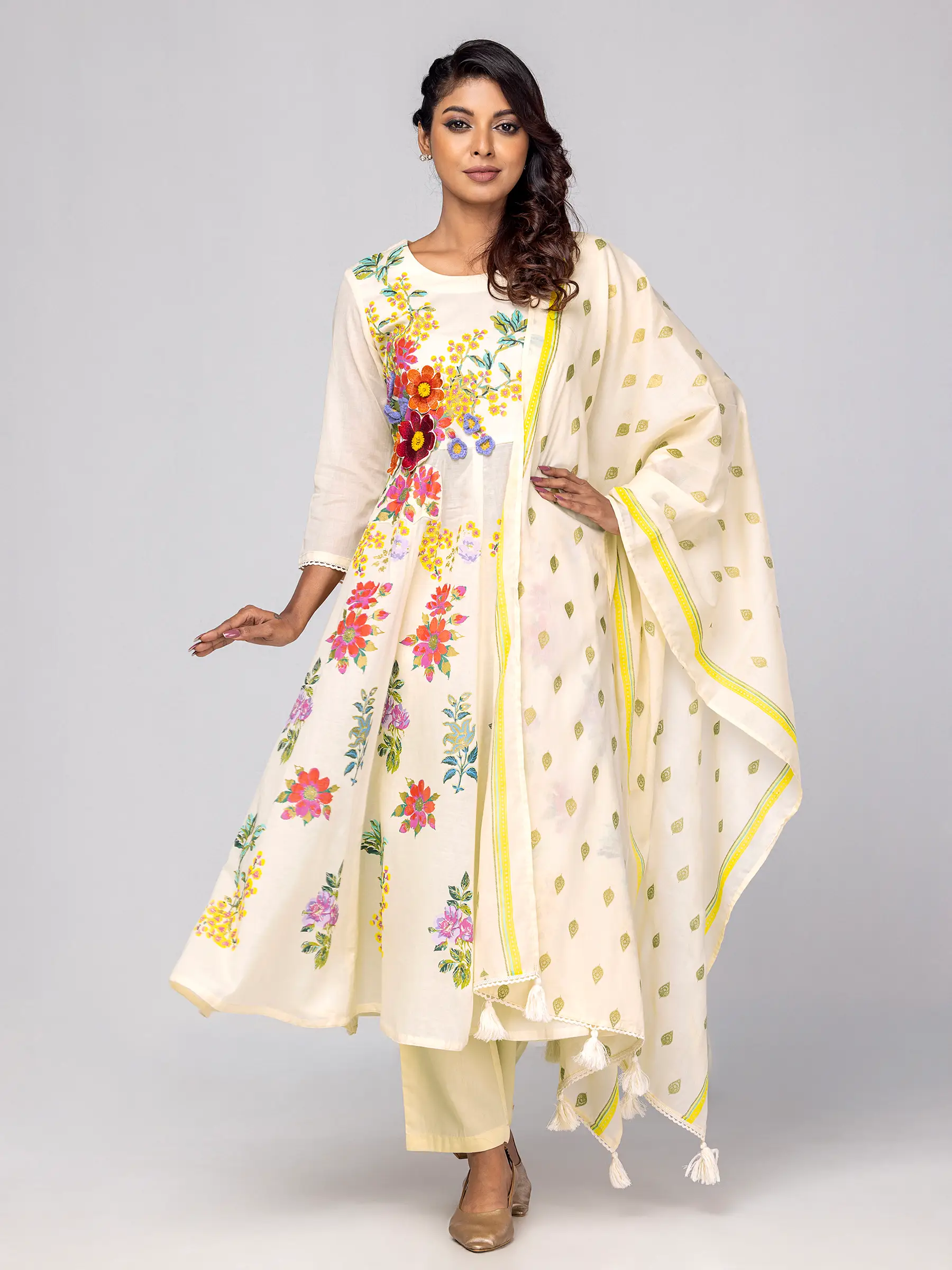 Saree Salwar Kameez